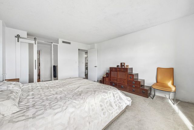 6 Royal Palm Way 605, Boca Raton, FL 33432