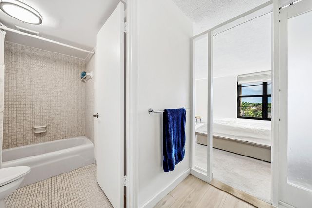 6 Royal Palm Way 605, Boca Raton, FL 33432