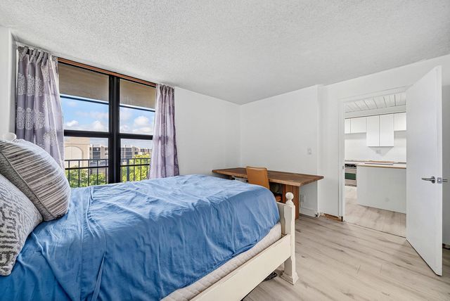 6 Royal Palm Way 605, Boca Raton, FL 33432