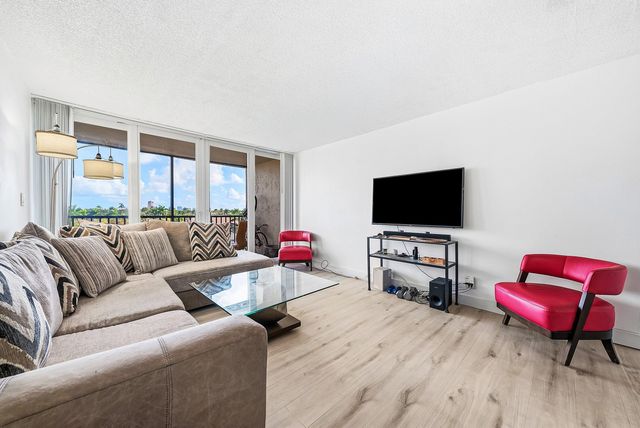 6 Royal Palm Way 605, Boca Raton, FL 33432