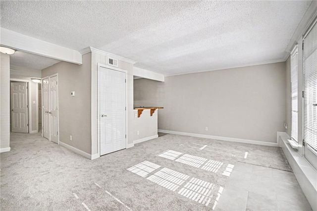4727 Jarboe Street 107, Kansas City, MO 64112
