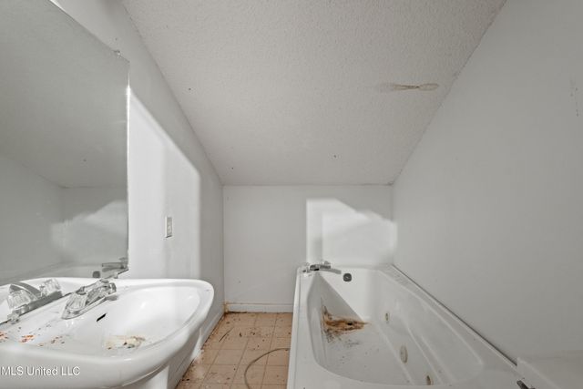 14456 Mcdaniel Lane, Gulfport, MS 39503