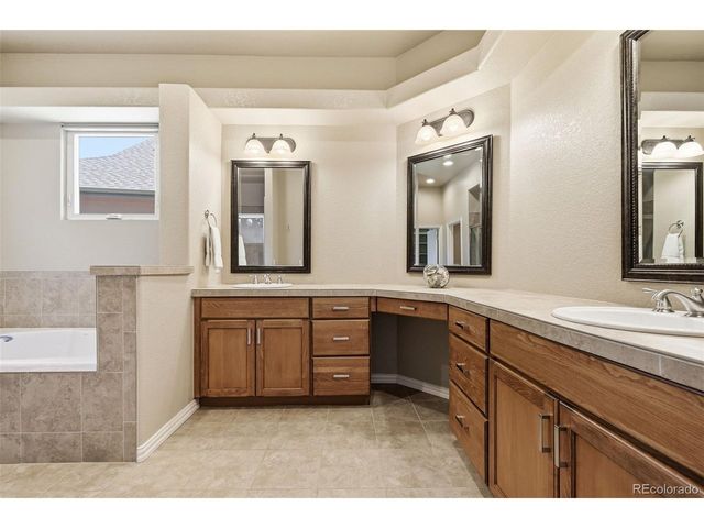 23920 E Easter Pl, Aurora, CO 80016