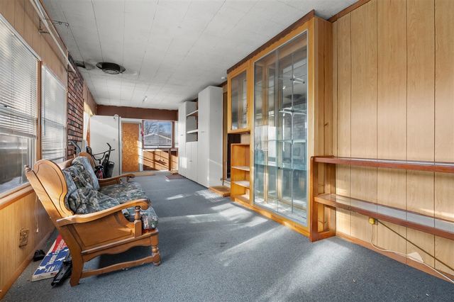 1324 E Mosel Avenue, Kalamazoo, MI 49004