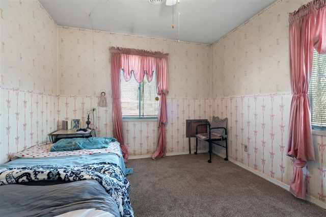 1324 E Mosel Avenue, Kalamazoo, MI 49004