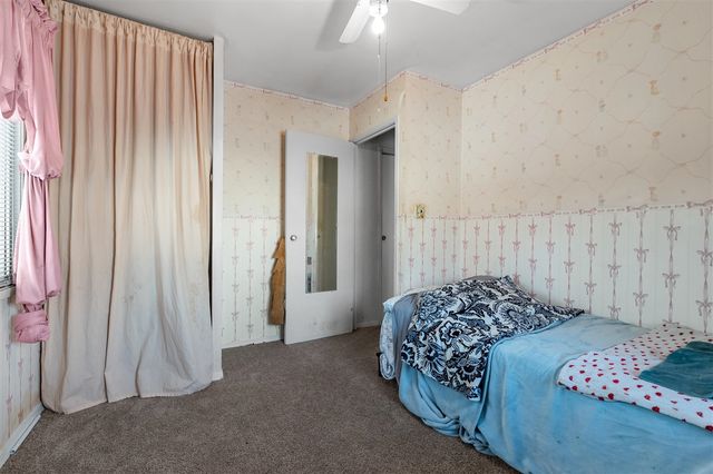 1324 E Mosel Avenue, Kalamazoo, MI 49004