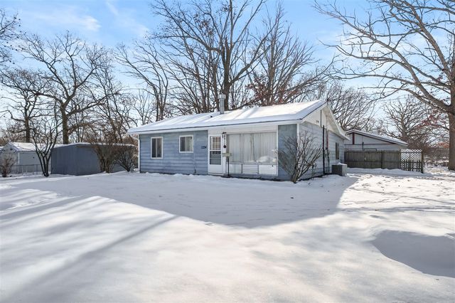 1324 E Mosel Avenue, Kalamazoo, MI 49004