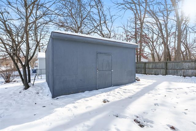 1324 E Mosel Avenue, Kalamazoo, MI 49004