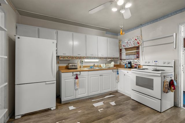 1324 E Mosel Avenue, Kalamazoo, MI 49004