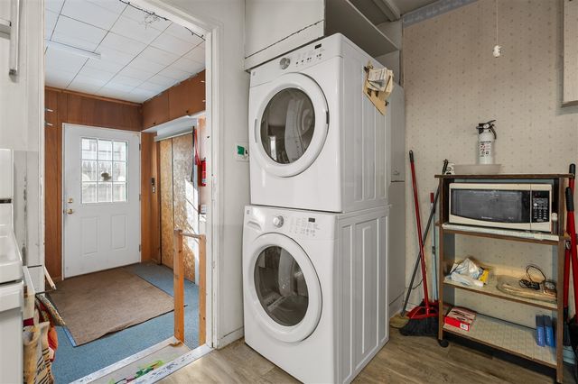 1324 E Mosel Avenue, Kalamazoo, MI 49004