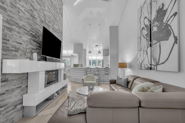 204 Sea Oats Drive F, Juno Beach, FL 33408