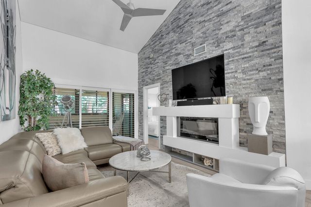 204 Sea Oats Drive F, Juno Beach, FL 33408