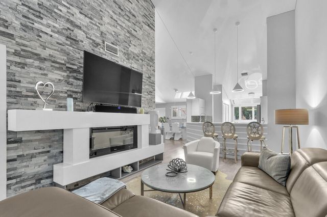 204 Sea Oats Drive F, Juno Beach, FL 33408