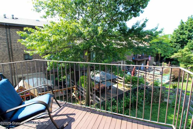 42 Narrows Road S S, Staten Island, NY 10305