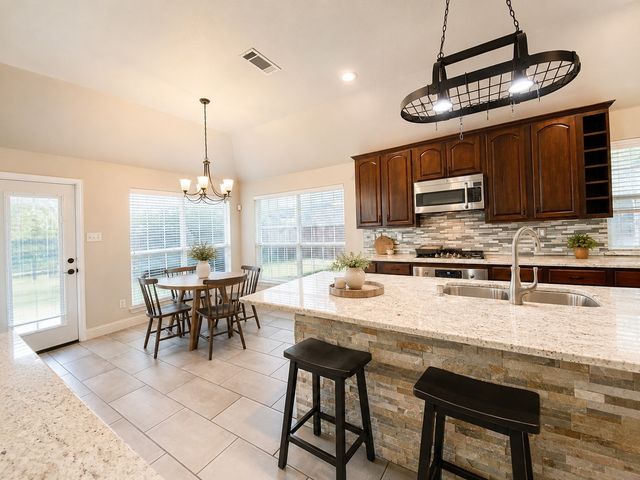1815 Lake Glen Trail, Mansfield, TX 76063