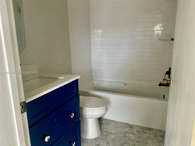 411 SW 120th Ave 411, Pembroke Pines, FL 33025