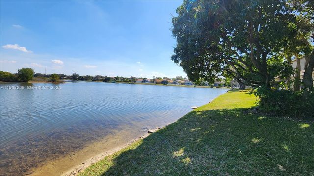 411 SW 120th Ave 411, Pembroke Pines, FL 33025