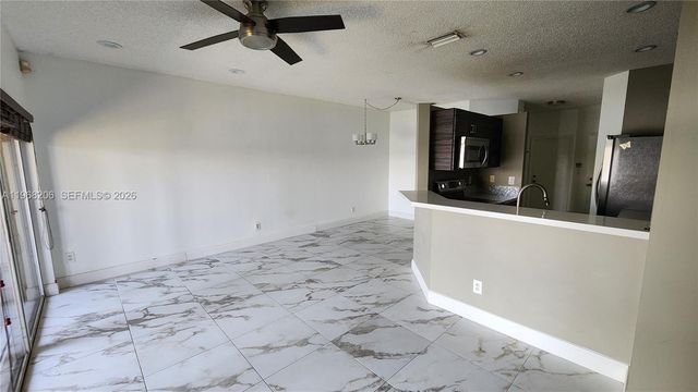 411 SW 120th Ave 411, Pembroke Pines, FL 33025