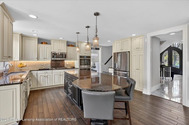 2032 Birch Bluff Drive, Okemos, MI 48864