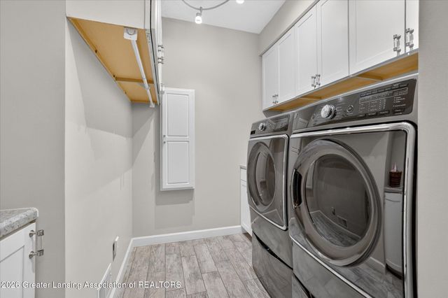 2032 Birch Bluff Drive, Okemos, MI 48864