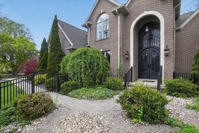2032 Birch Bluff Drive, Okemos, MI 48864