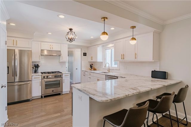 2711 Green Road, Shaker Heights, OH 44122