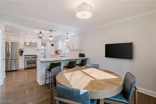 2711 Green Road, Shaker Heights, OH 44122