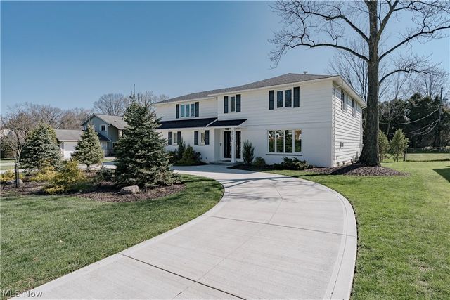 2711 Green Road, Shaker Heights, OH 44122
