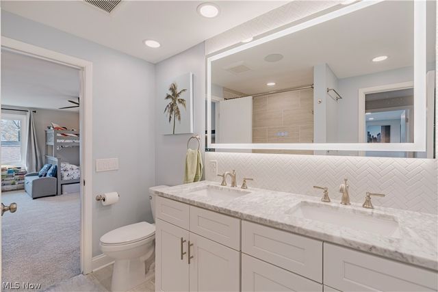 2711 Green Road, Shaker Heights, OH 44122