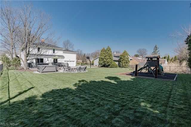 2711 Green Road, Shaker Heights, OH 44122