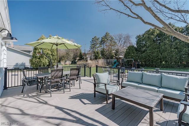 2711 Green Road, Shaker Heights, OH 44122