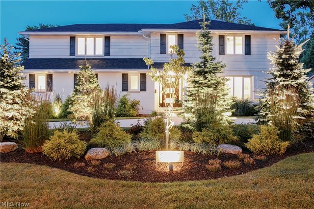 2711 Green Road, Shaker Heights, OH 44122