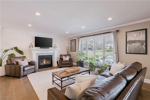 2711 Green Road, Shaker Heights, OH 44122