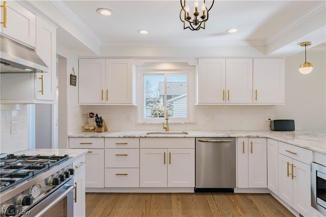 2711 Green Road, Shaker Heights, OH 44122