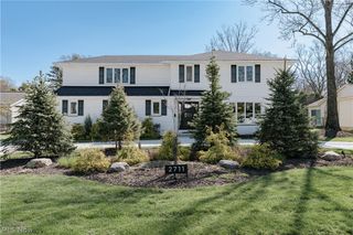 2711 Green Road, Shaker Heights, OH 44122