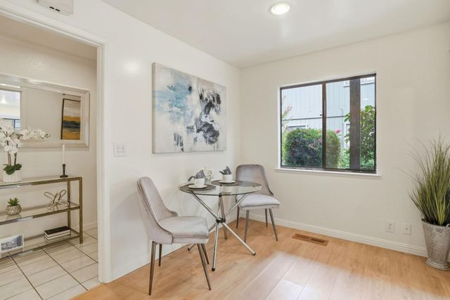 14351 Saratoga Avenue A, Saratoga, CA 95070