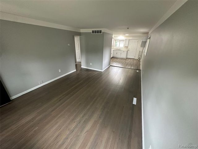 4640 Edgewood Street, Dearborn Heights, MI 48125