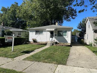 4640 Edgewood Street, Dearborn Heights, MI 48125
