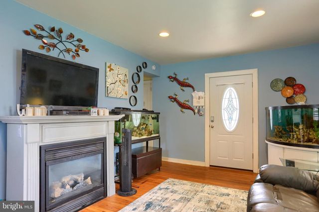 25 MAPLE AVE, Camp Hill, PA 17011