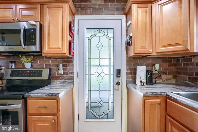 25 MAPLE AVE, Camp Hill, PA 17011