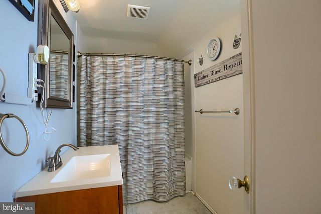 25 MAPLE AVE, Camp Hill, PA 17011