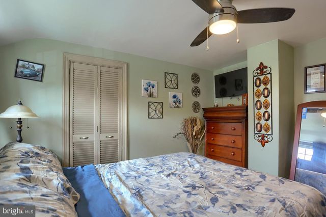 25 MAPLE AVE, Camp Hill, PA 17011