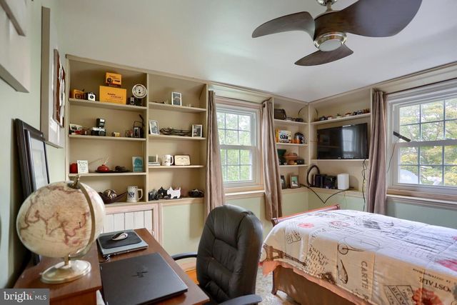 25 MAPLE AVE, Camp Hill, PA 17011