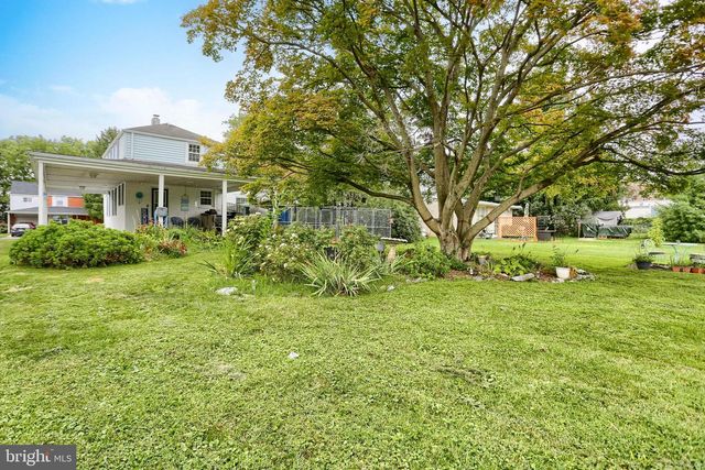 25 MAPLE AVE, Camp Hill, PA 17011
