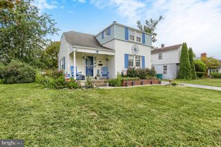 25 MAPLE AVE, Camp Hill, PA 17011