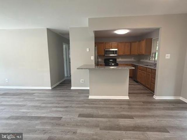 1803 ANDERSON RD, Falls Church, VA 22043