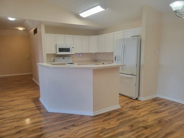 3137 Heron Pointe, 202, Columbus, OH 43231