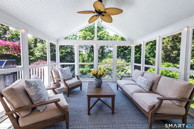 15 Hull Place, Ridgefield, CT 06877