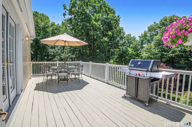 15 Hull Place, Ridgefield, CT 06877