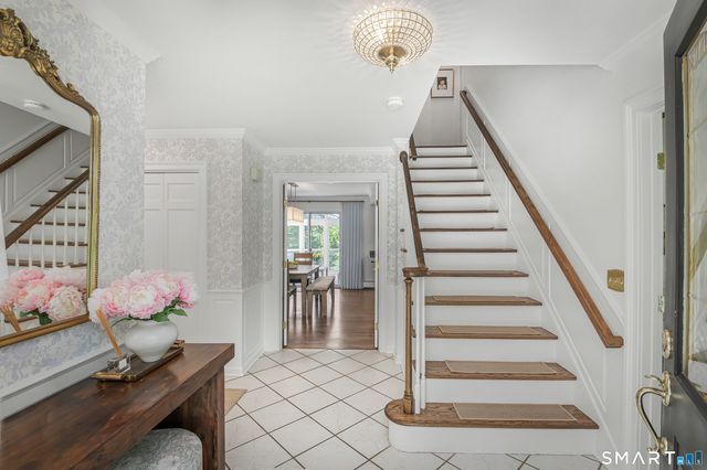 15 Hull Place, Ridgefield, CT 06877